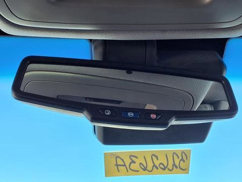 Used 2017 GMC Yukon SLE w/ SLE Value Package image 17