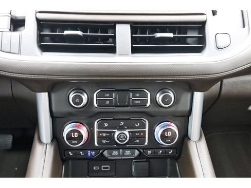 Used 2023 GMC Yukon XL SLT RWD image 27