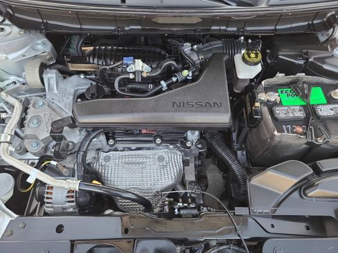 Used 2016 Nissan Rogue SV image 24