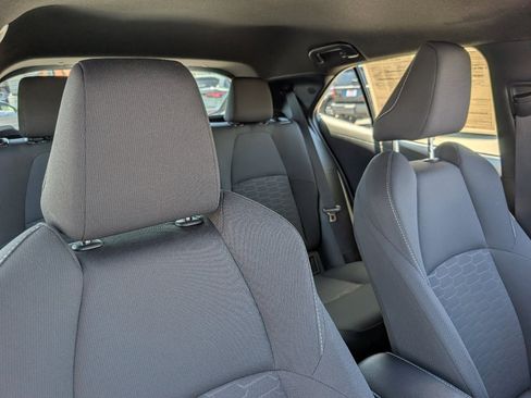 Used 2025 Toyota Corolla SE FWD image 3