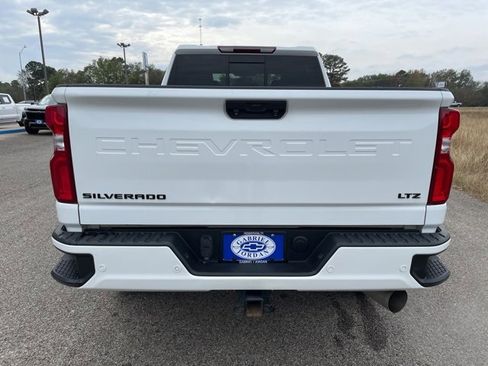 Used 2022 Chevrolet Silverado 2500 LTZ w/ LTZ Plus Package image 4