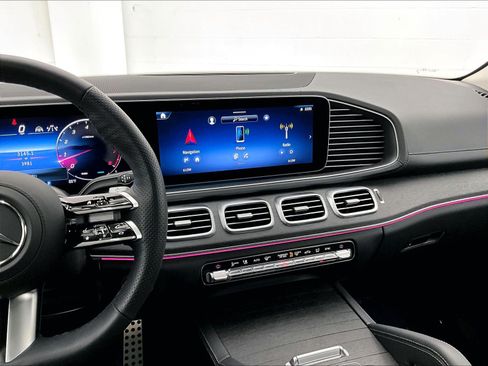 Used 2026 Mercedes-Benz GLS 450 4MATIC image 5