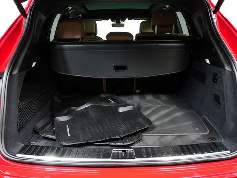 Certified 2023 Porsche Cayenne Turbo w/ Assistance Package image 32