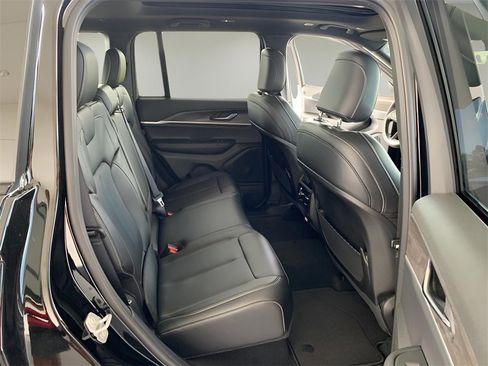 New 2025 Jeep Grand Cherokee Limited w/ Black Appearance Package image 69