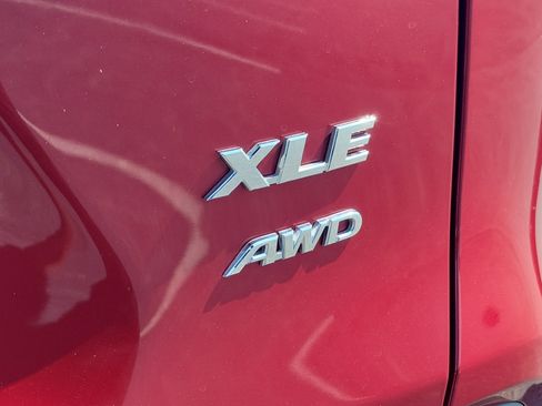 Used 2023 Toyota RAV4 XLE AWD/4WD image 8