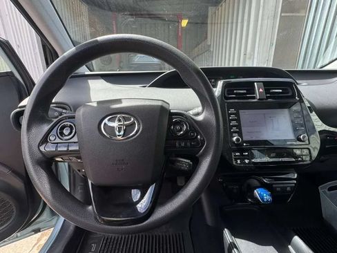Used 2021 Toyota Prius LE AWD/4WD image 17