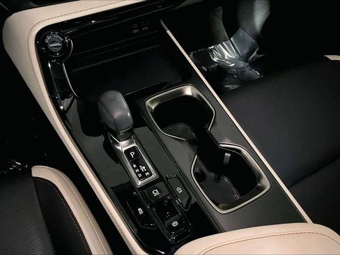 Used 2024 Lexus NX 250 FWD image 17