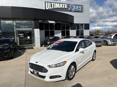 Used 2016 Ford Fusion SE w/ SE Cold Weather Package