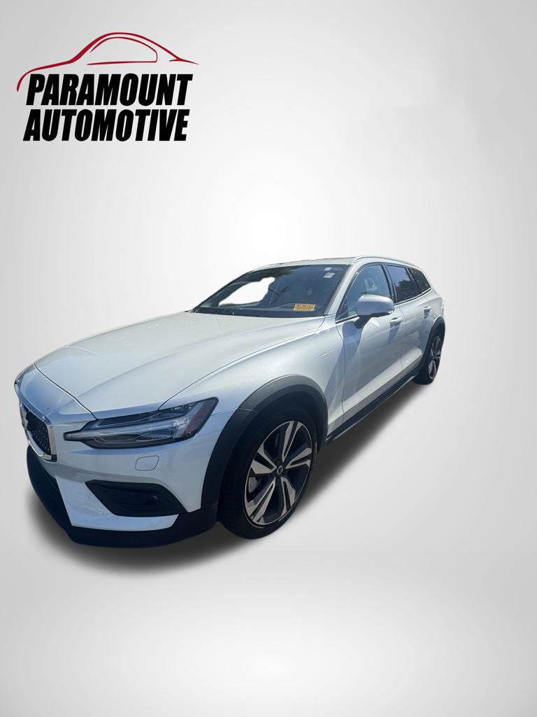 Used 2025 Volvo V60 B5 Cross Country Plus w/ Protection Package Premier AWD/4WD image 2
