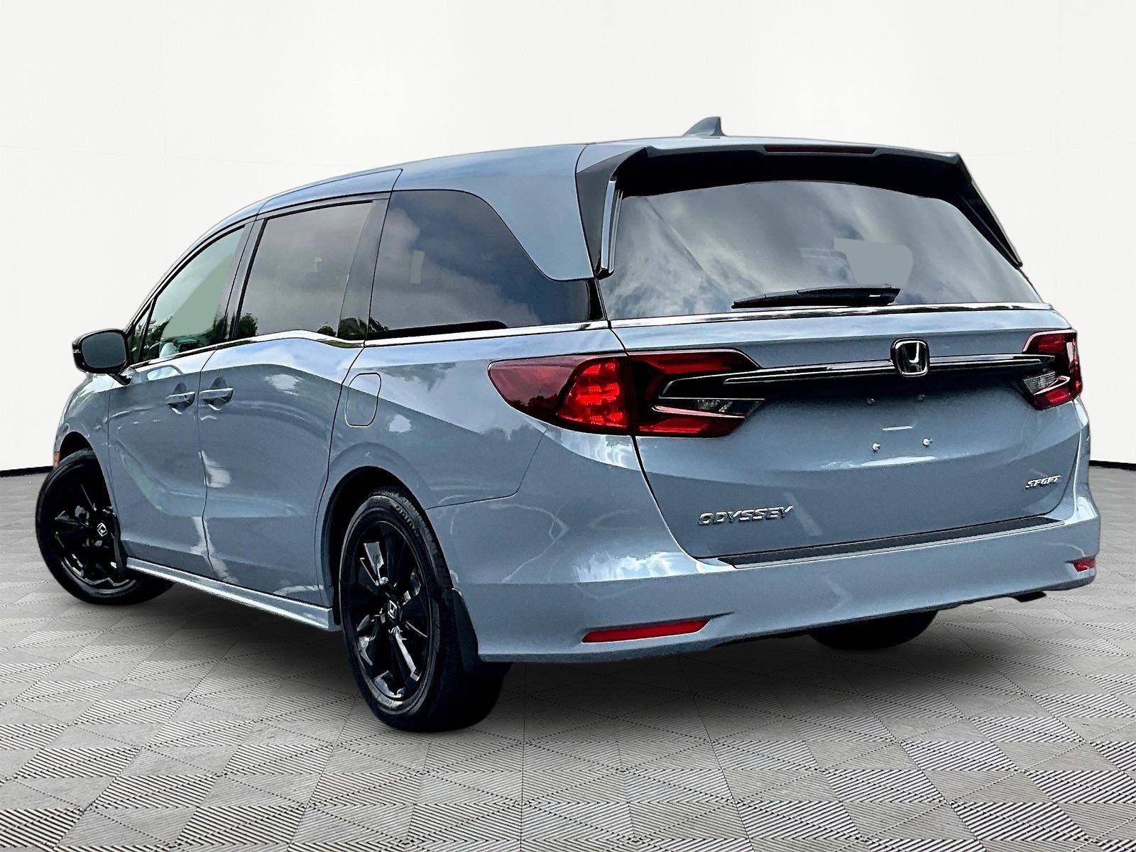 Used 2024 Honda Odyssey Sport image 4