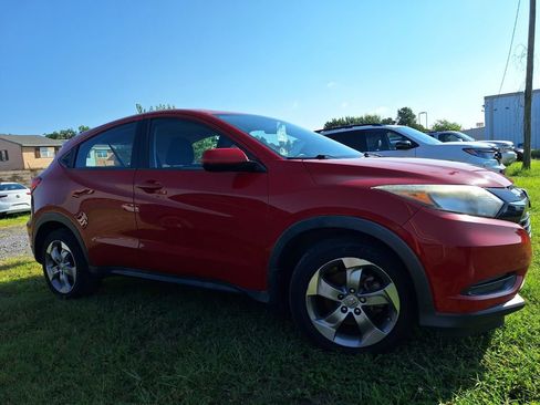 Used 2017 Honda HR-V LX image 3
