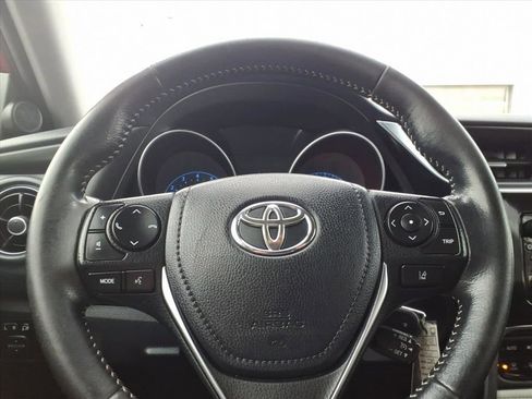 Used 2018 Toyota Corolla iM image 19