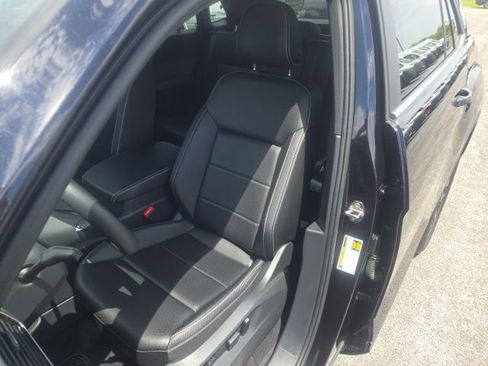 Used 2023 Volkswagen Atlas Cross Sport SE w/ Black Wheel Package AWD/4WD image 15