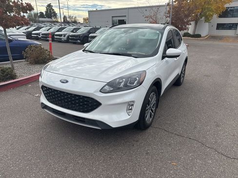Used 2022 Ford Escape SEL w/ Technology Package image 2