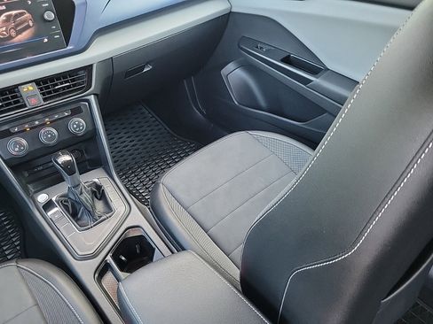 Used 2022 Volkswagen Taos SE image 15