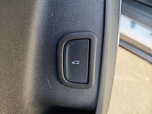 New 2025 GMC Acadia Denali w/ LPO, Floor Liner Package image 14