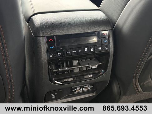 Used 2024 Jeep Grand Cherokee L Summit AWD/4WD image 26