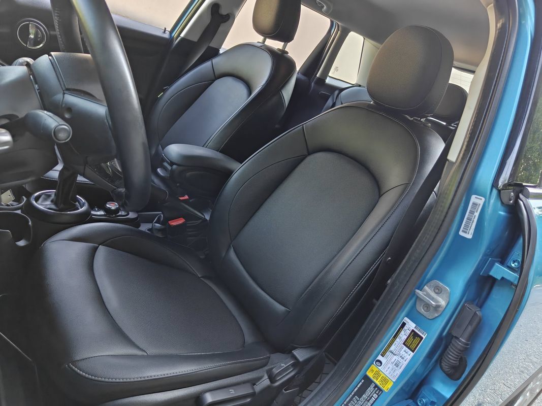 Used 2018 MINI Cooper 4-Door Hardtop FWD image 11