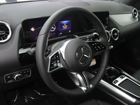 New 2026 Mercedes-Benz GLA 250 image 4