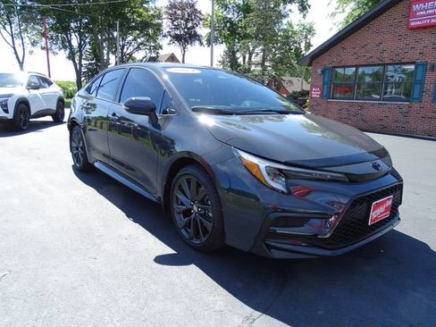 Used 2024 Toyota Corolla SE w/ SE Premium Package FWD image 3