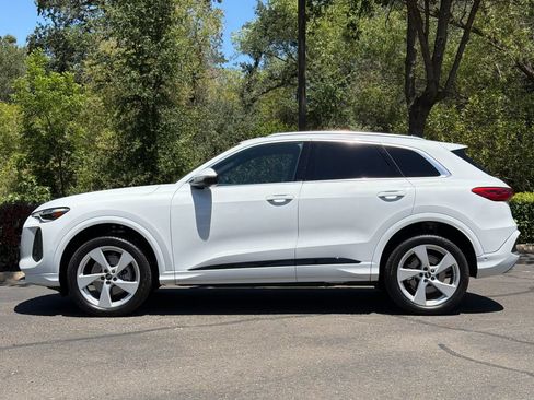 Certified 2025 Audi Q5 Premium w/ Premium Plus AWD/4WD image 8