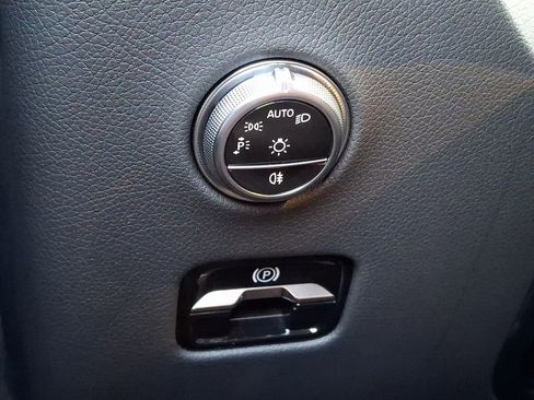 Used 2023 Mercedes-Benz GLC 300 4MATIC image 22