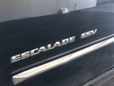 Used 2011 Cadillac Escalade ESV Premium AWD/4WD image 20