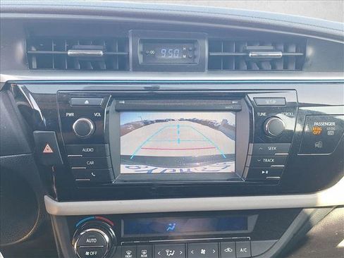 Used 2016 Toyota Corolla LE image 13