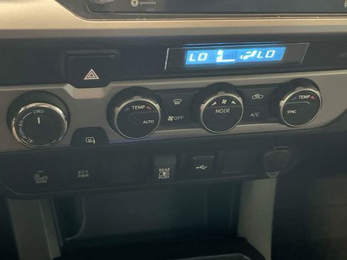 Used 2023 Toyota Tacoma SR5 w/ Technology Package AWD/4WD image 19