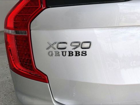 Used 2022 Volvo XC90 T5 Momentum w/ Climate Package image 38