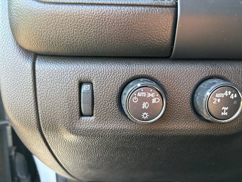 Used 2020 GMC Canyon SLE w/ Elevation Edition AWD/4WD image 25