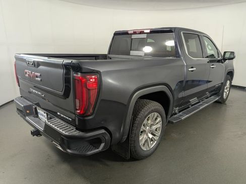 Used 2024 GMC Sierra 1500 Denali w/ Technology Package AWD/4WD image 7