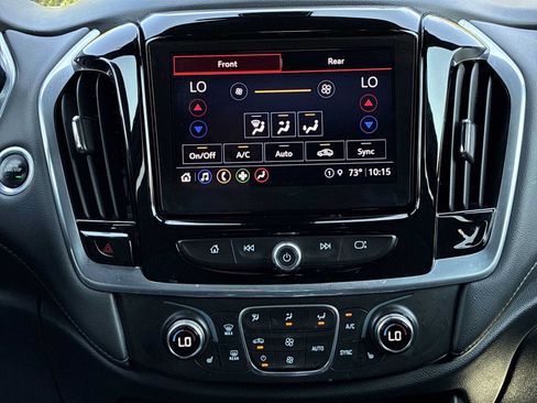 Used 2022 Chevrolet Traverse LT AWD/4WD image 16