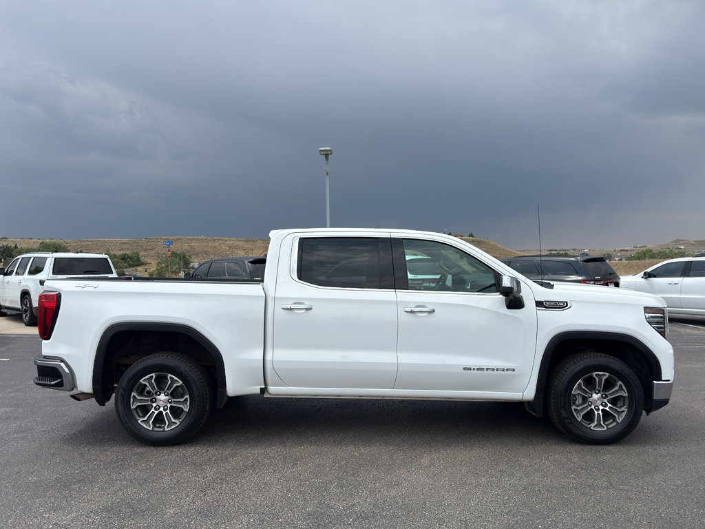 Used 2025 GMC Sierra 1500 SLT AWD/4WD image 4