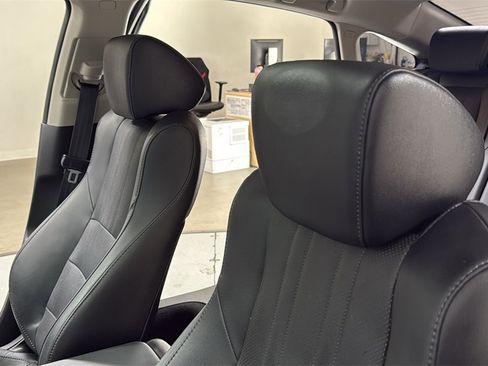 Used 2021 Honda Accord Touring image 13