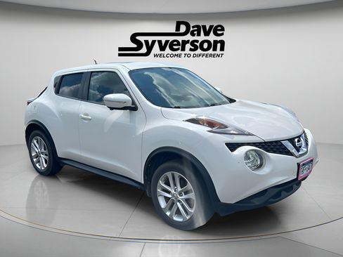 Used 2015 Nissan Juke SV w/ Technology Package AWD/4WD image 3