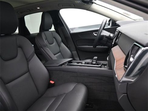 Used 2023 Volvo XC60 B5 Plus w/ Climate Package image 34