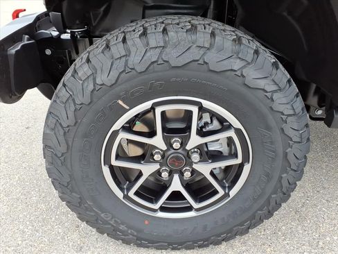 New 2025 Jeep Wrangler Unlimited Rubicon image 9