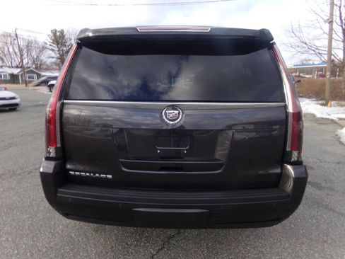 Used 2015 Cadillac Escalade ESV Premium image 8
