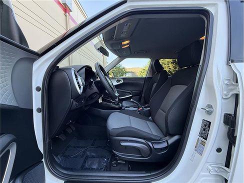 Used 2021 Kia Soul LX image 43