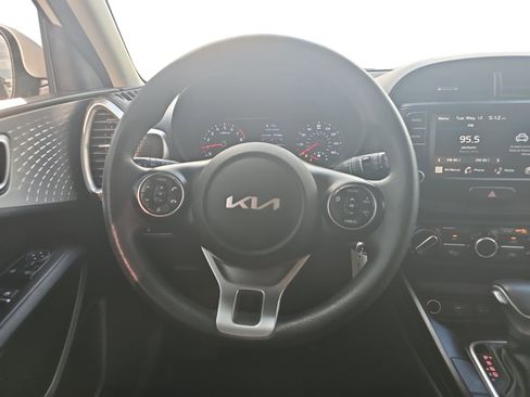 Used 2022 Kia Soul LX w/ Technology Package FWD image 13