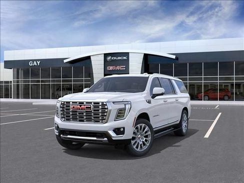 New 2026 GMC Yukon XL Denali w/ Denali Reserve Package AWD/4WD image 8
