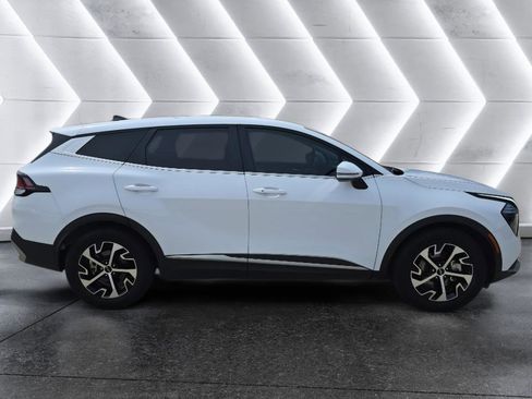 Used 2024 Kia Sportage EX FWD image 4