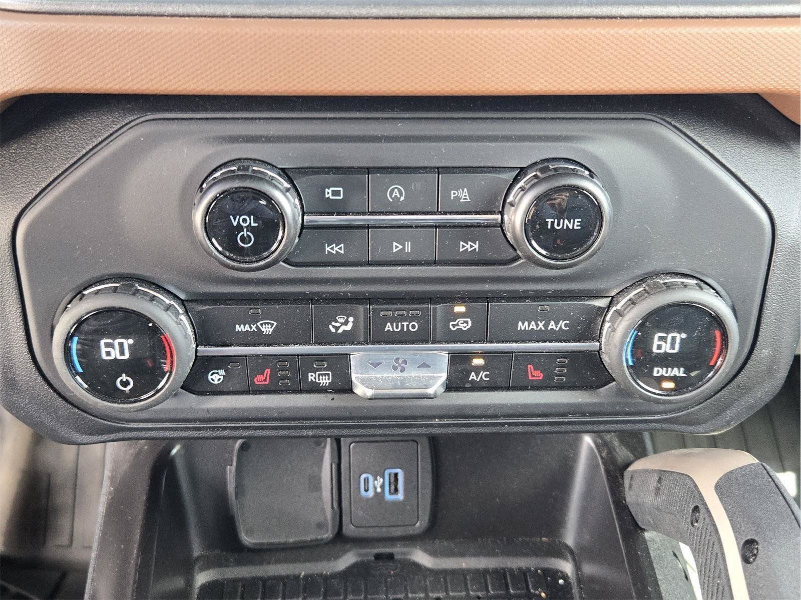 Used 2024 Ford Bronco Outer Banks AWD/4WD image 18