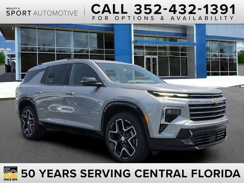 Certified 2025 Chevrolet Traverse High Country FWD image 1
