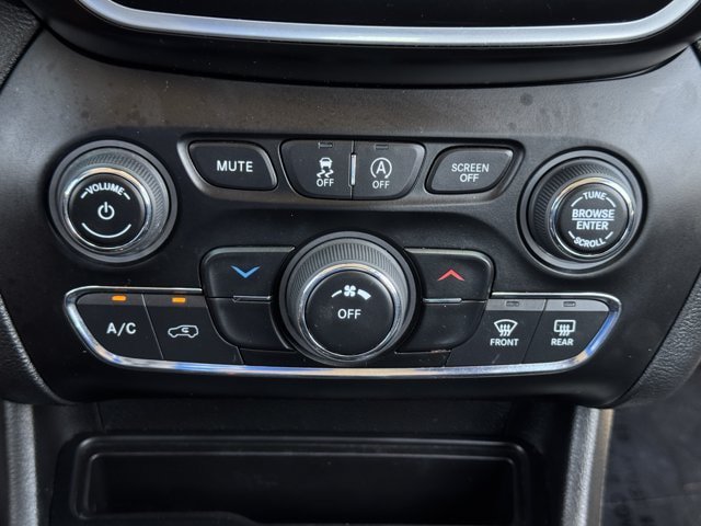 Used 2021 Jeep Cherokee Latitude Lux w/ Trailer Tow Group AWD/4WD image 19