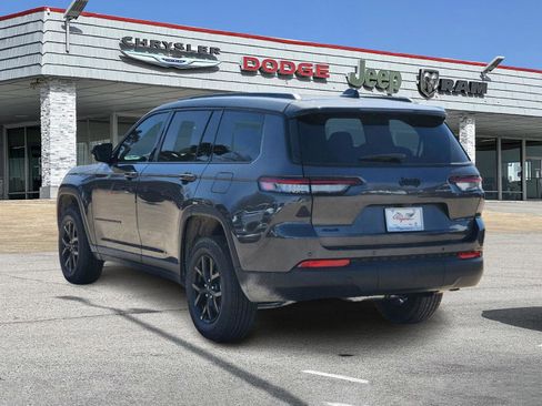 New 2025 Jeep Grand Cherokee L Laredo image 4