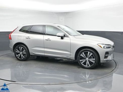Used 2023 Volvo XC60 B5 Plus image 1