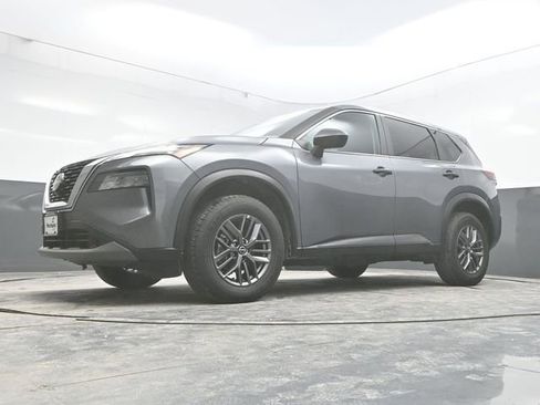 Used 2023 Nissan Rogue S image 27