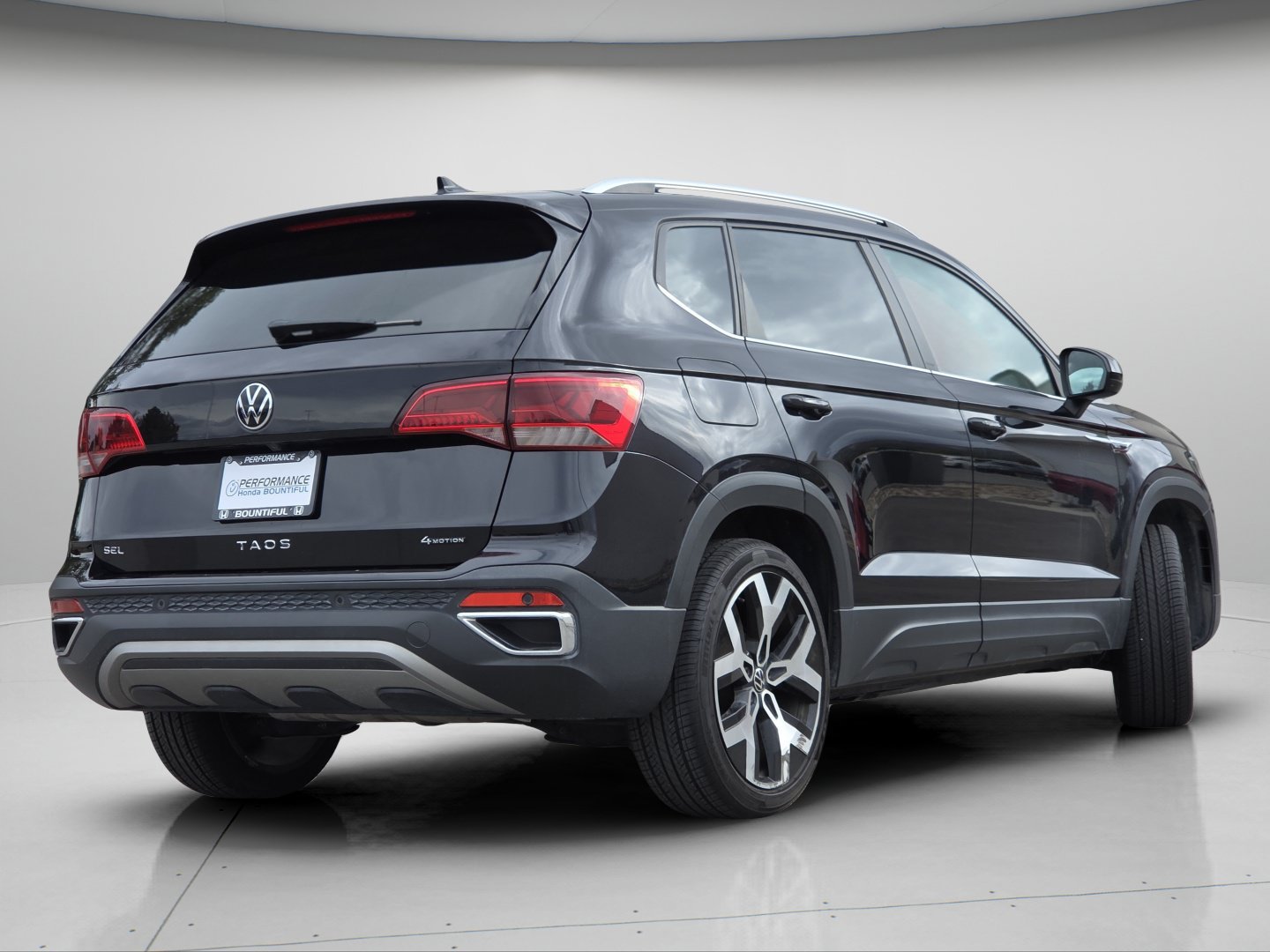 Used 2023 Volkswagen Taos SEL AWD/4WD image 25